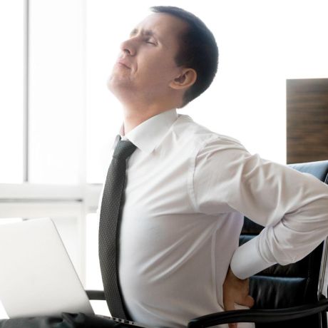 久坐腰痠怎麼辦？掌握久坐腰痛原因與改善方法，舒緩腰部壓力